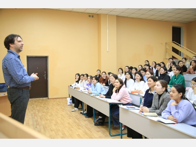 Methodology of teaching foreign languages with Dr James Harland